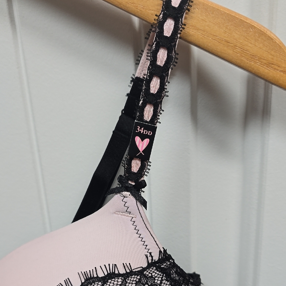 NEW 34DD Victoria's Secret Black and Pink Lace Bra - Picture 2 of 8